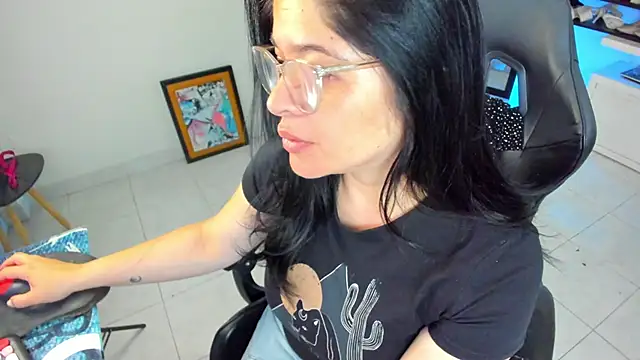 BellaFlaming online show from 04.13.26