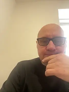 Snapshot of vanjbi45 chatting on 02.14.25 vanjbi45 online show from 02.14.25