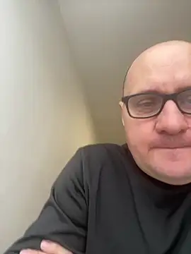 Snapshot of vanjbi45 chatting on 02.14.25 vanjbi45 online show from 02.14.25