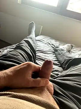 Snapshot of vanjbi45 chatting on 12.03.25 vanjbi45 online show from 12.03.25