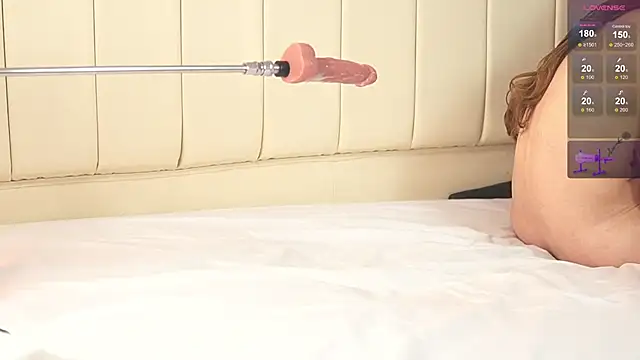 Snapshot of caroline_adams_ chatting on 01.30.25 caroline adams online show from 01.30.25