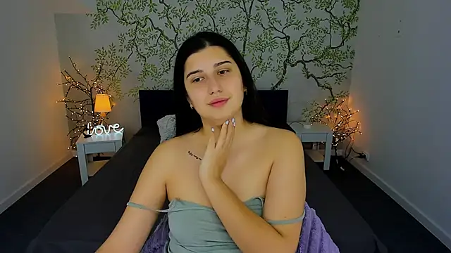 Snapshot of Linda_EX chatting on 12.04.24 Linda EX online show from 12.04.24