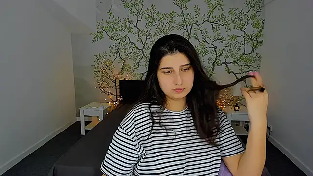 Snapshot of Linda_EX chatting on 02.07.25 Linda EX online show from 02.07.25