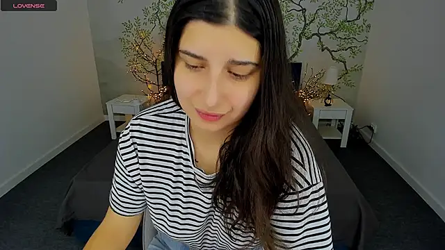 Snapshot of Linda_EX chatting on 02.08.25 Linda EX online show from 02.08.25