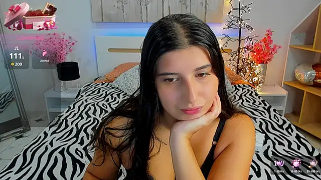 Snapshot of Linda_EX chatting on 10.08.25 Linda EX online show from 10.08.25