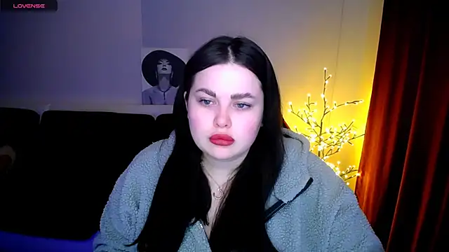 Emily Mo online show from 01.22.25