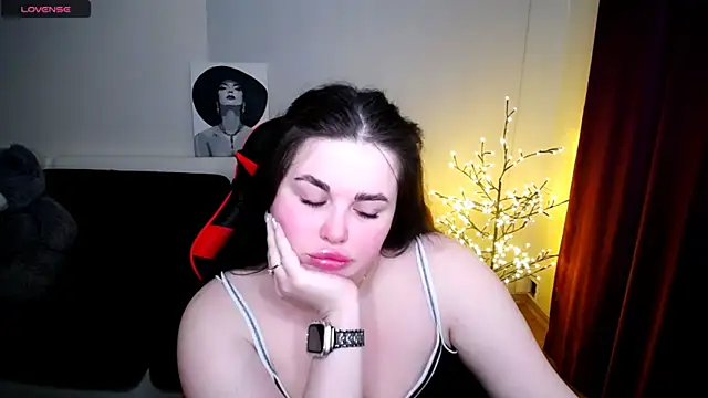 Emily Mo online show from 01.30.25