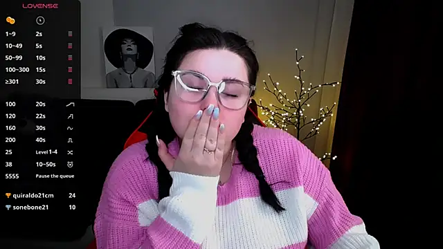 Emily Mo online show from 02.12.25