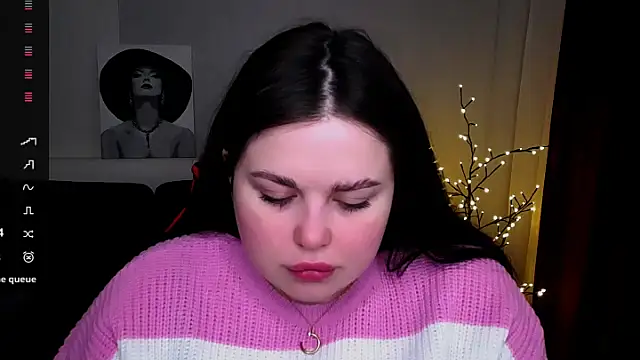 Emily Mo online show from 02.13.25