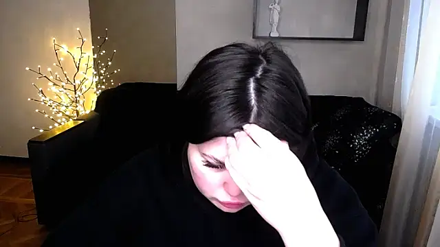 Emily Mo online show from 03.22.25