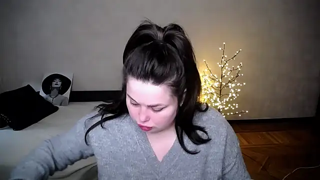 Emily Mo online show from 04.09.26