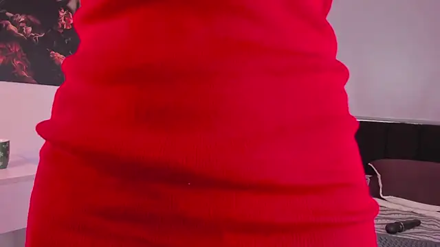 mia thompsonn  online show from 12.18.24