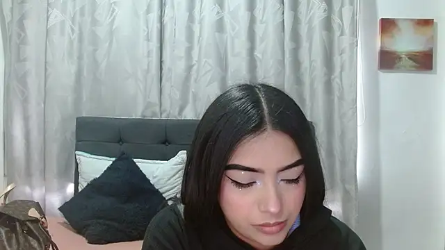 eva six online show from 10.13.25