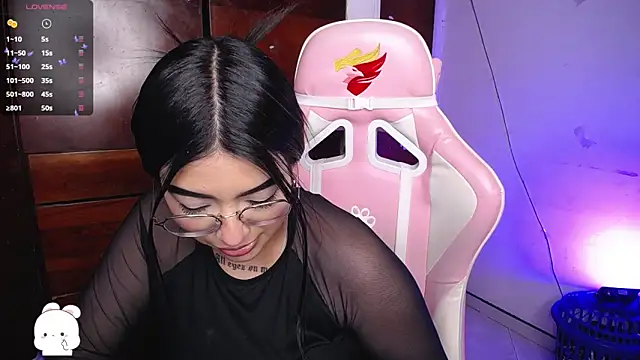 eva six online show from 11.19.25