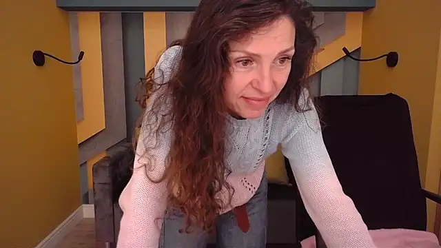 Snapshot of EllaLong chatting on 05.02.26 EllaLong online show from 05.02.26