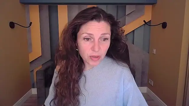 Snapshot of EllaLong chatting on 05.15.26 EllaLong online show from 05.15.26
