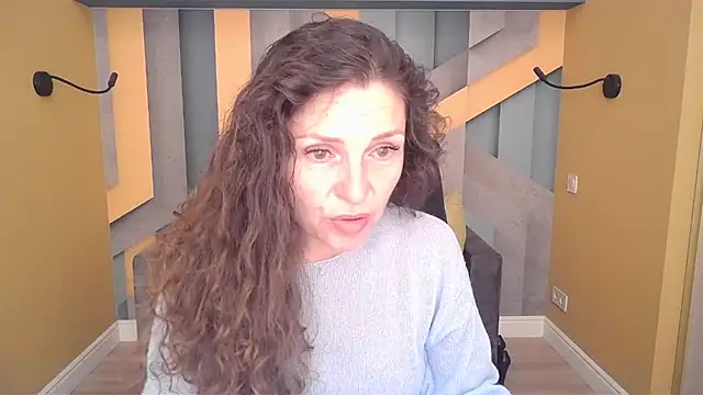 Snapshot of EllaLong chatting on 05.16.26 EllaLong online show from 05.16.26