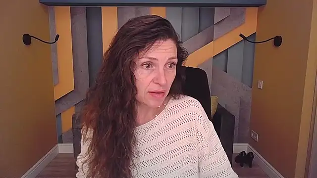 Snapshot of EllaLong chatting on 05.30.26 EllaLong online show from 05.30.26