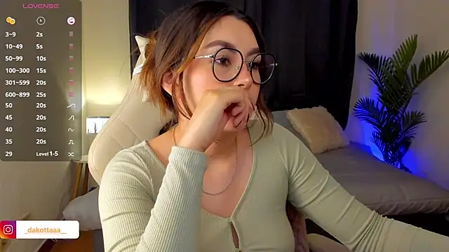 dakottaa  online show from 09.19.25