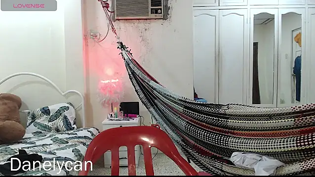 DanelyLopez online show from 04.18.26