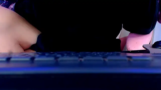 Snapshot of SelfSuck9inchs chatting on 10.30.25 SelfSuck9inchs online show from 10.30.25