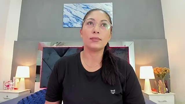 Snapshot of Lauralove_69 chatting on 10.21.25 Lauralove 69 online show from 10.21.25