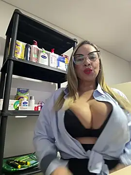 jademoomsm online show from 04.10.26