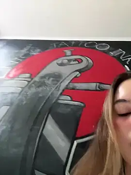 Snapshot of Sarah_millerr_ chatting on 06.26.26 Sarah millerr online show from 06.26.26