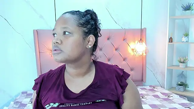 Snapshot of Belle_Brunette chatting on 10.04.25 Belle Brunette online show from 10.04.25