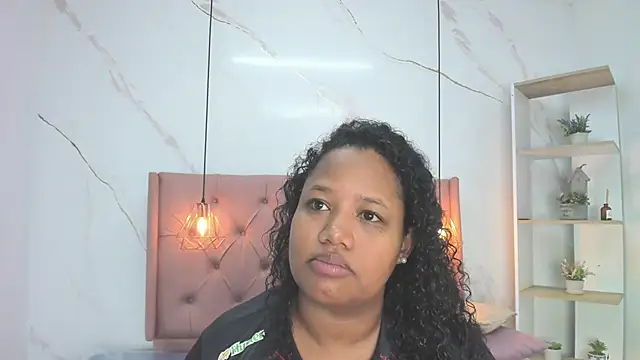 Snapshot of Belle_Brunette chatting on 02.19.26 Belle Brunette online show from 02.19.26