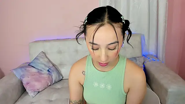 tinysara online show from 02.06.25