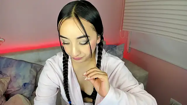 tinysara online show from 04.19.26