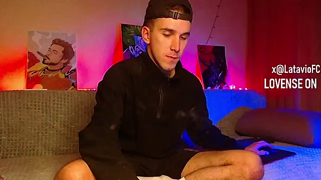 Midnighter  online show from 02.08.25