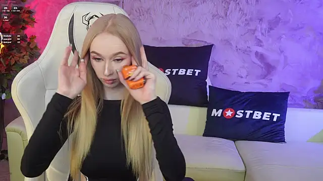 Amelia Blaze online show from 12.16.24