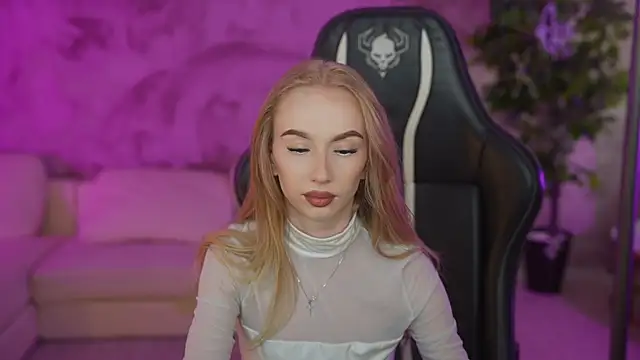 Amelia Blaze online show from 02.12.25