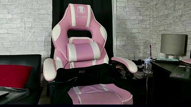 Snapshot of Marie_Wadsworthy chatting on 10.09.25 Marie Wadsworthy online show from 10.09.25