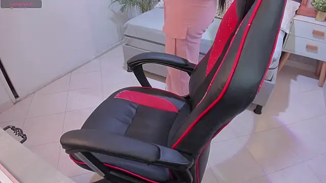 scarlet miller1 online show from 10.18.25