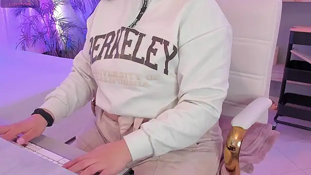 scarlet miller1 online show from 11.11.25