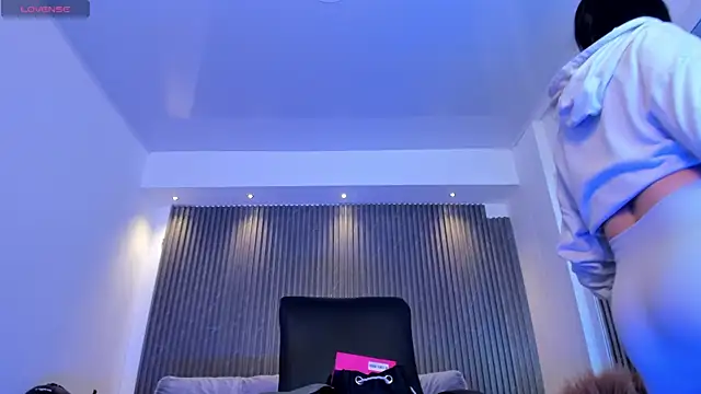 charlottewhitte online show from 09.15.25