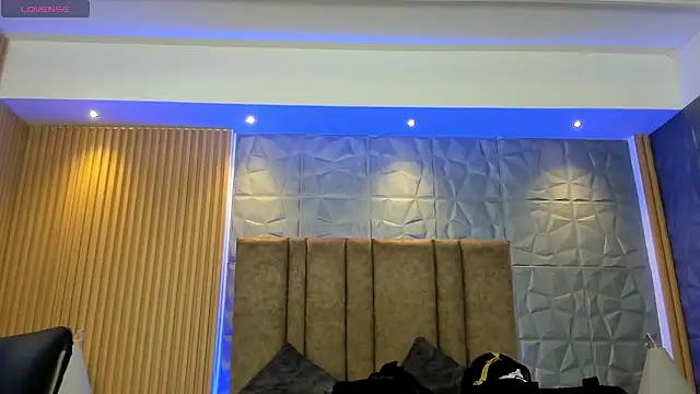 charlottewhitte online show from 09.27.25