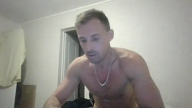 Snapshot of sebcucold chatting on 05.13.26 sebcucold online show from 05.13.26