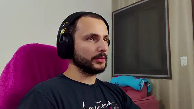 Snapshot of iurytx chatting on 02.04.26 iurytx online show from 02.04.26