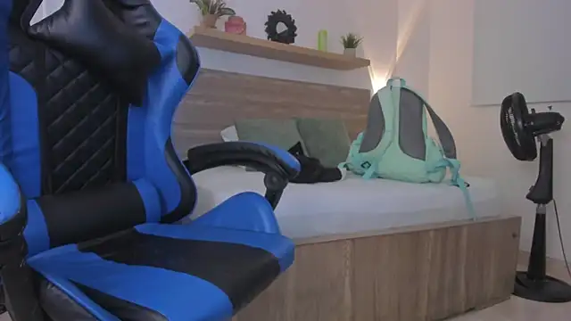 izaro22 online show from 02.18.26