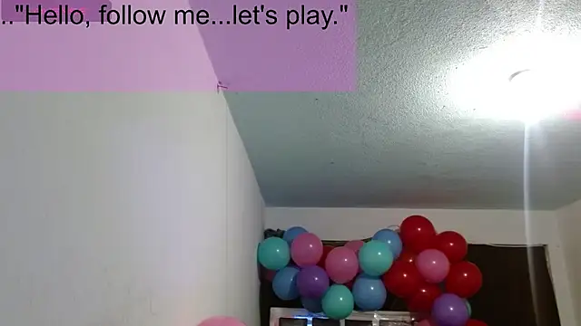 Snapshot of toxxxic_cams chatting on 09.24.25 toxxxic cams online show from 09.24.25