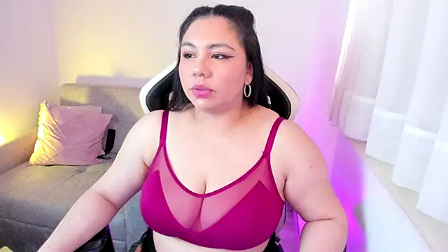 ambar-wells online show from 11.04.25