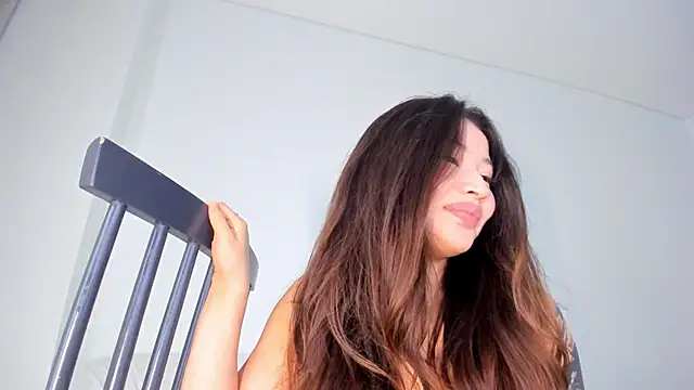 Snapshot of kawaii_mia chatting on 12.07.24 kawaii mia online show from 12.07.24