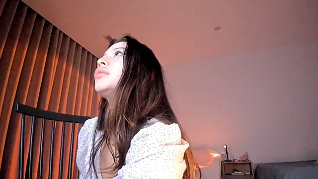 Snapshot of kawaii_mia chatting on 01.01.25 kawaii mia online show from 01.01.25