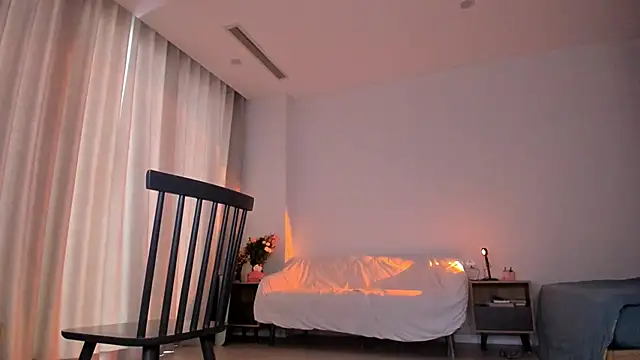 Snapshot of kawaii_mia chatting on 01.03.25 kawaii mia online show from 01.03.25