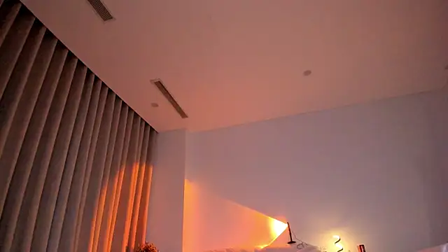 Snapshot of kawaii_mia chatting on 01.07.25 kawaii mia online show from 01.07.25