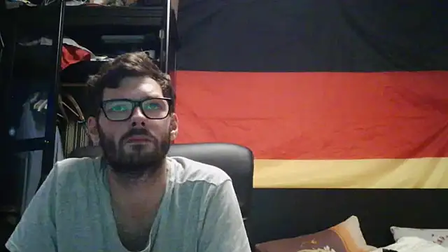 Snapshot of Die-geile-Sau chatting on 06.27.26 Die-geile-Sau online show from 06.27.26
